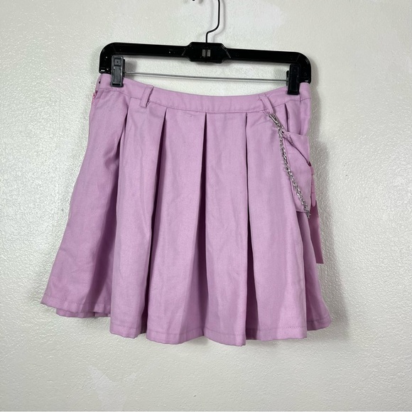 Hot Topic Dresses & Skirts - Hot Topic Pink Skirt Chain Pocket size small